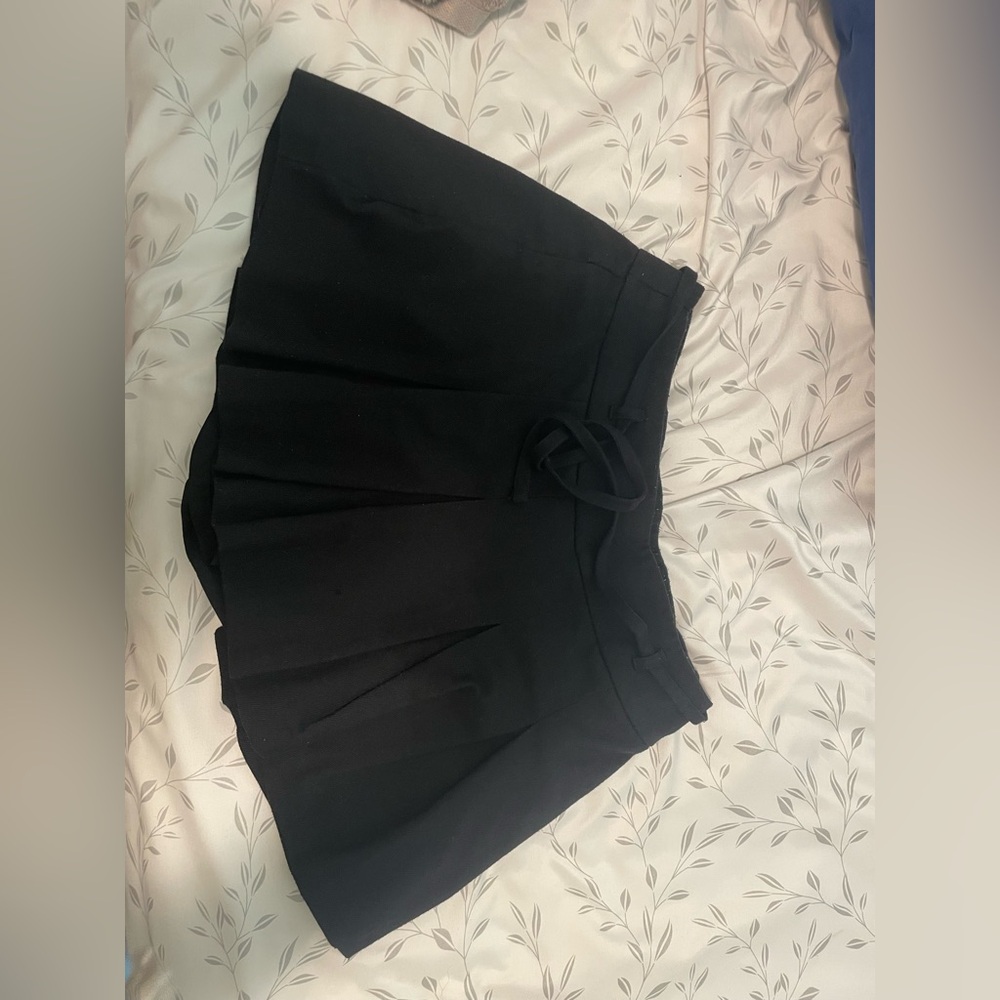 Hollister Black Pleated Mini Skort